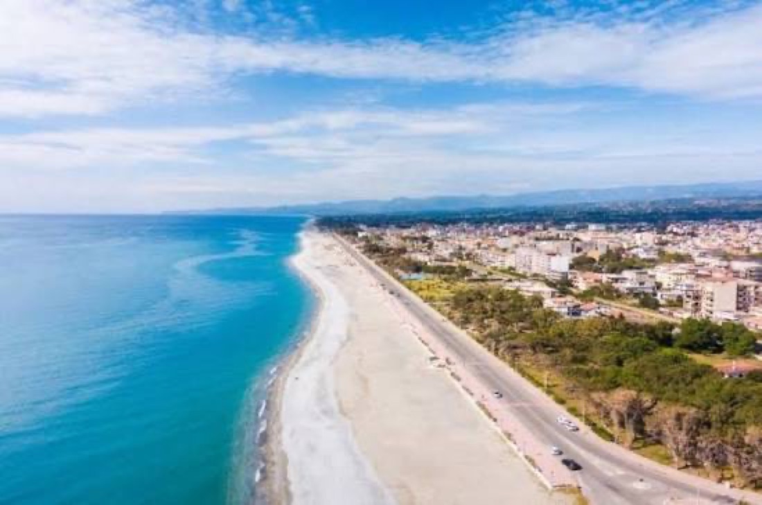 Vista aerea della costa di Locri, Calabria